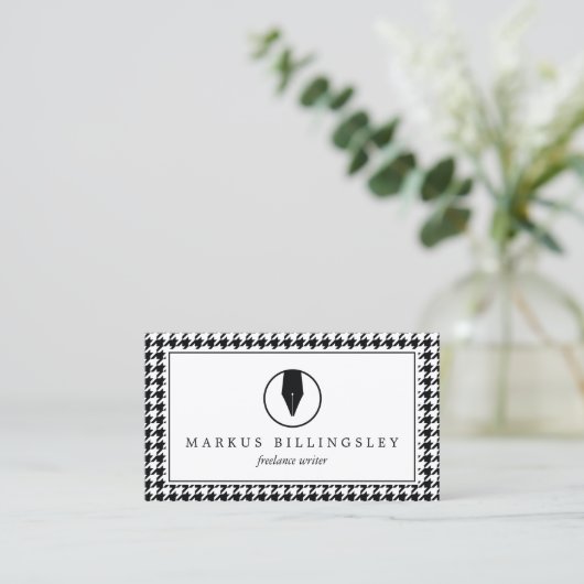 Kalligrafie Pen Nib Logo met Houndstooth Pattern Visitekaartje (Staand voorkant)