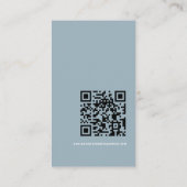 Kalligrafie QR Code Stoffig Blauw Bruiloft RSVP Informatiekaartje (Achterkant)