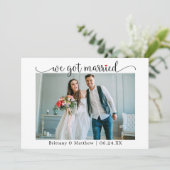 Kalligrafie Red Heart We Got Married Fotobruiloft Aankondiging (Staand voorkant)