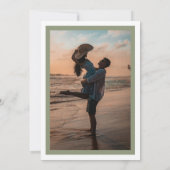 Kalligrafie & Sage Green Framed Klassieke foto Save The Date (Achterkant)