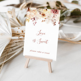 Kalligrafie sierlijke bloemenliefde is zoet teken poster