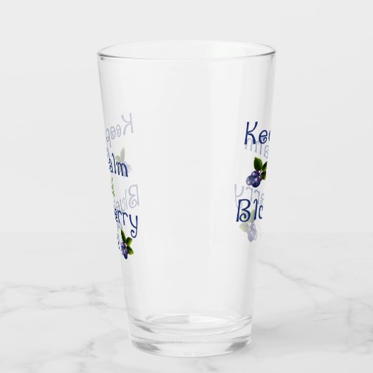 Kalm houden en bosbes aan glas (Links)