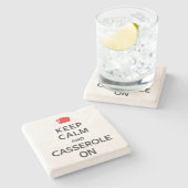 Kalm houden en Casserole aan Stenen Onderzetter (Zijkant)