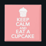 Kalm houden en een Cupcake-vierkante magneet eten<br><div class="desc">Dit is een leuke magneet gebaseerd op het populaire Keep Calm thema. Geweldig item voor cupcake liefhebbers.</div>
