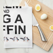 Kalm houden en een Puffin Kitchen Towel vasthouden Theedoek (Quarter Fold)