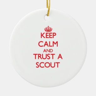 Kalm houden en een scout vertrouwen keramisch ornament