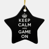 Kalm houden en gamen aan keramisch ornament (Achterkant)