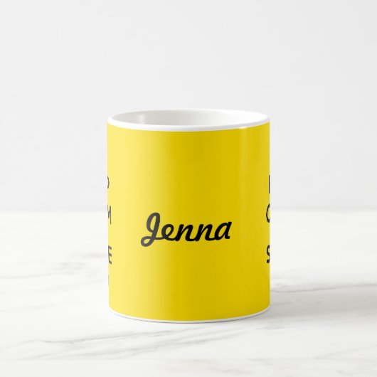 Kalm houden en glimlachen op geel koffiemok (Center)