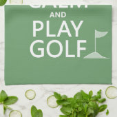 Kalm houden en Golf afspelen - alle kleuren Theedoek (Gevouwen)