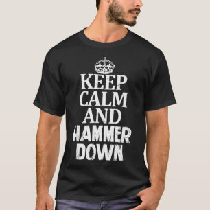 Kalm houden en hamer omlaag Harde schijf snel houd T-shirt