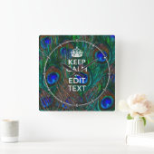 Kalm houden en Jouw tekst hebben op Peacock Feathe Vierkante Klok (Huis)