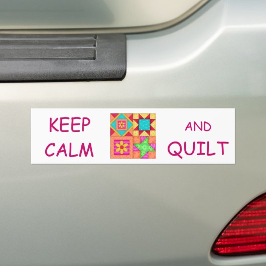 Kalm houden en kleurrijke patchworkblokken kantele bumpersticker (Op auto)