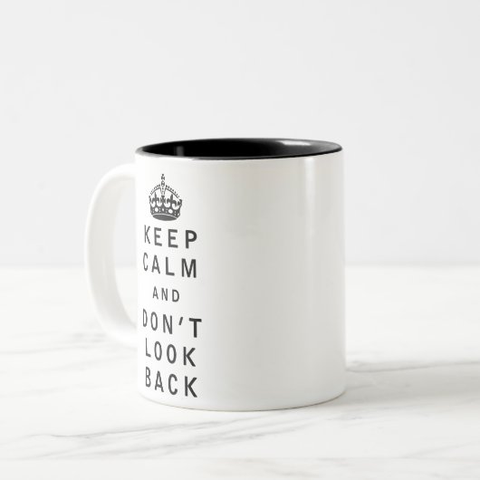 Kalm houden en niet terugkijken tweekleurige koffiemok (Voorkant links)