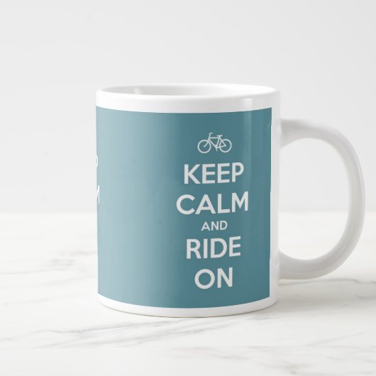 Kalm houden en op blauw gerijpt grote koffiekop (Rechts)