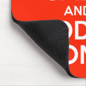 Kalm houden en ronddraaien in rood muismat (Hoek)