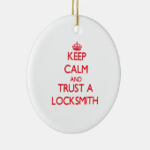 Kalm houden en vertrouwen op een Locksmith Keramisch Ornament (Rechts)