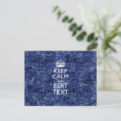 Kalm Jouw tekst houden op Blue Digital Camouflage Briefkaart (Staand voorkant)
