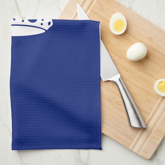 Kalm kroonkroon houden op blauw marinekleur theedoek (Quarter Fold)