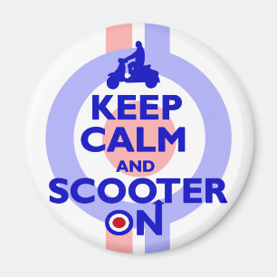 Kalm scooter op (blauw) magneet houden