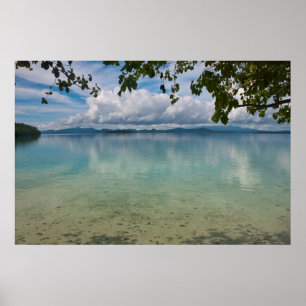 Kalm water van de lagune van Marovo Poster