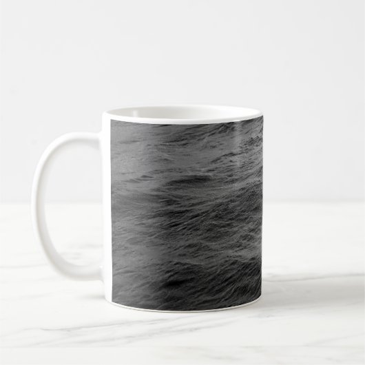 Kalm waterlichaam koffiemok (Links)