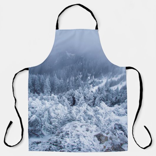 Kalm winterdag bovenop de bergen schort (Voorkant)