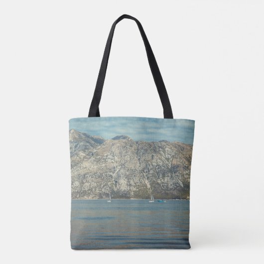 Kalm Zee en mooie bergen Tote Bag (Achterkant)