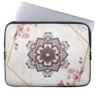 Kalmerende Harmonie – Roze en Grijze Bloemkunst Laptop Sleeve
