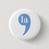 Kamala Button Comma La Button Kamala Harris Pin (Voorkant)