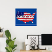 Kamala en USA in vlagkleuren Poster (Thuiskantoor)