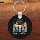 Kamala Haris Waltz 2024 Mevrouw de Voorzitter Wij  Sleutelhanger (Voorkant)