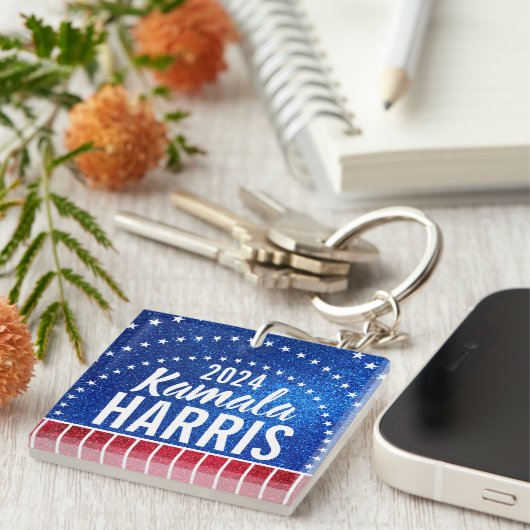 Kamala Harris 2024 Vooruitgang en eenheid Sleutelhanger (Voorkant Rechts)