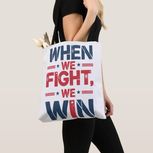 KAMALA HARRIS - "ALS WE VECHTEN, WINNEN WE" Canvas Tote Bag (Dichtbij)