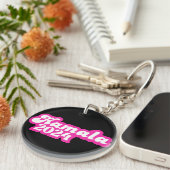 Kamala Harris girly Pink Logo 2024 Sleutelhanger (Voorkant Rechts)