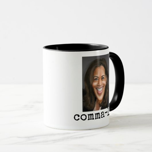 Kamala Harris (Het is komma-la) Mok (Voorkant rechts)