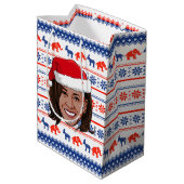 Kamala Harris Kerstmis Medium Cadeauzakje (Achterkant Gekanteld)