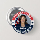 KAMALA HARRIS MADAM PRESIDENT RONDE BUTTON 5,7 CM (Voorkant /achterkant)