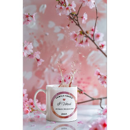 Kamala Harris Mok. Witte en lichtroze kleuren. Koffiemok