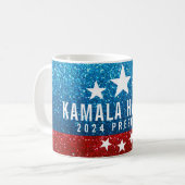 Kamala Harris Patriotic Coffee Mok - 2024 (Voorkant links)