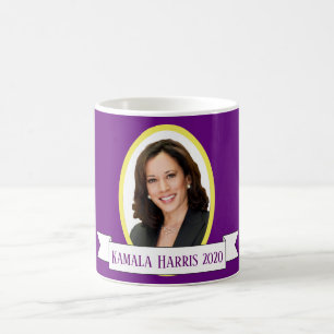 Kamala Harris Portait op Paarse Koffiemok