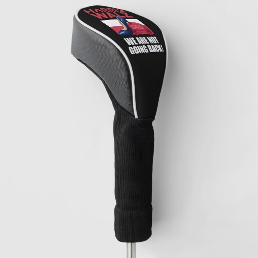 Kamala Harris stapt op rood MAGA-Pet Golfheadcover (Schuin)