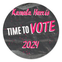 Kamala Harris Sticker. Donker met roze lettertype.
