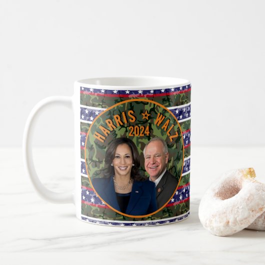 Kamala Harris Tim Walz President Vice Foto's Camo Koffiemok (Met donut)