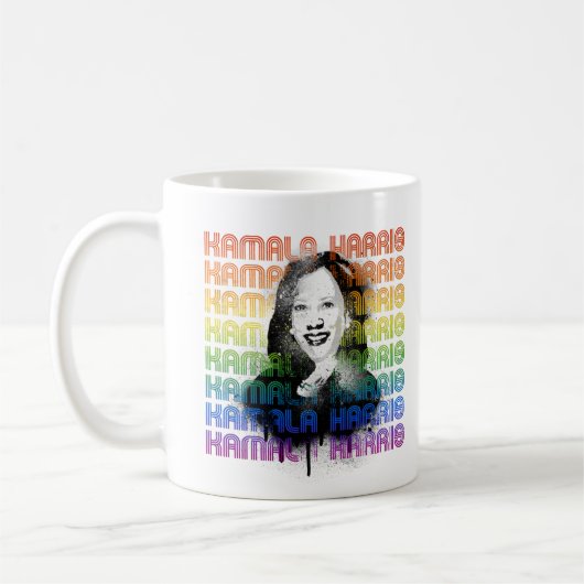 Kamala Harris trots Koffiemok (Links)