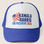 Kamala Harris voor President 2024 Trucker Pet<br><div class="desc">Kamala Harris voor President 2024 Verkiezings pet met wapperende Amerikaanse vlag. Schattige rood,  wit en blauw ontwerp voor een patriottische democraat die bij de presidentsverkiezingen stemt.</div>