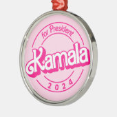 Kamala Harris voor President in Roze Metalen Ornament (Links)