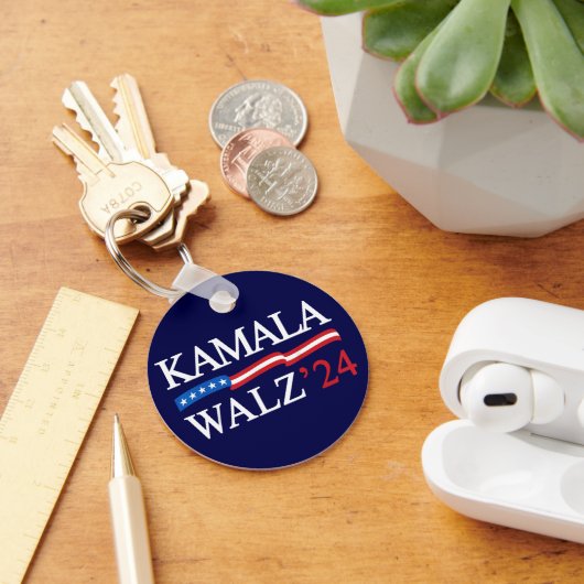 Kamala Harris Walz 2024 Duidelijk Blauw Sleutelhanger (Bureau)