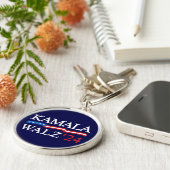 Kamala Harris Walz 2024 Duidelijk Blauw Sleutelhanger (Zijkant)