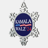Kamala Harris Walz 2024 Duidelijk Blauw Tin Sneeuwvlok Ornament (Rechts)