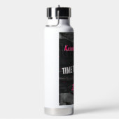 Kamala Harris. Waterfles (Rechts)